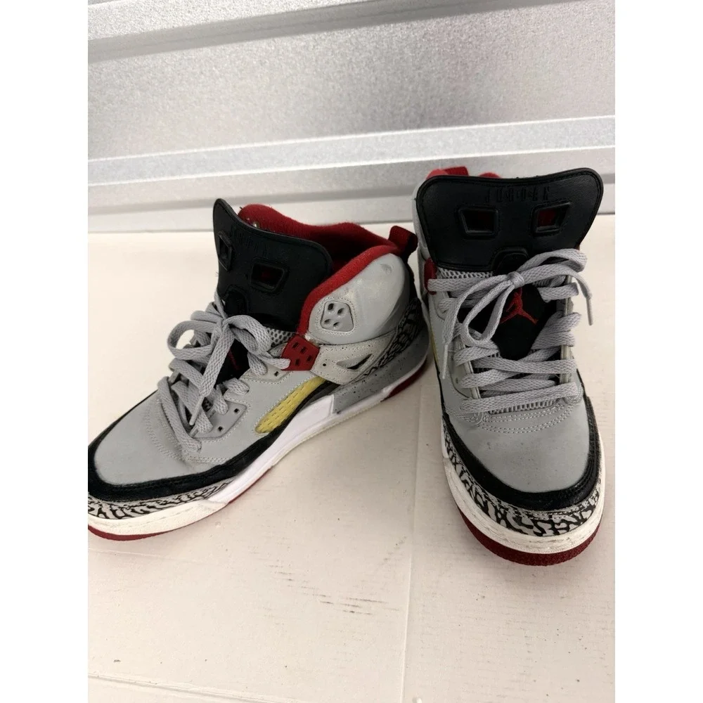 Jordan Spizike Wolf Grey Gym Red Black 317321-013‎ Size 7Y